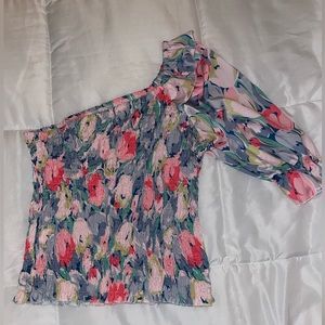 SOLY HUX Women’s Small one-sleeved floral blouse